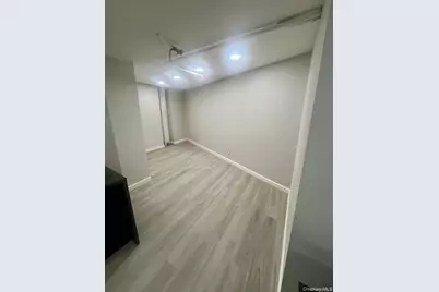 116-28 Myrtle Avenue, Richmond Hill, NY 11418 - Photo 5