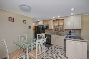 25 Windham Ln, Ronkonkoma, NY 11779 - Photo 11