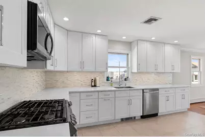 175 Roosevelt Boulevard #Upper, Long Beach, NY 11561 - Photo 11