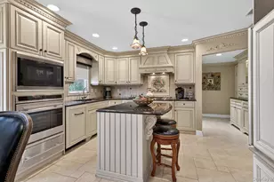 18 Chardonnay Rd, Commack, NY 11725 - Photo 25