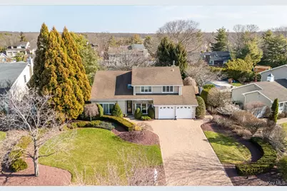 18 Chardonnay Road, Commack, NY 11725 - Photo 1