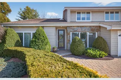 18 Chardonnay Road, Commack, NY 11725 - Photo 5