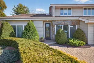 18 Chardonnay Rd, Commack, NY 11725 - Photo 5