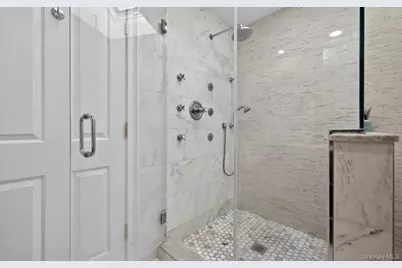 18 Chardonnay Road, Commack, NY 11725 - Photo 41