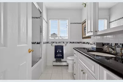 18 Chardonnay Road, Commack, NY 11725 - Photo 45