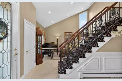 18 Chardonnay Road, Commack, NY 11725 - Photo 9