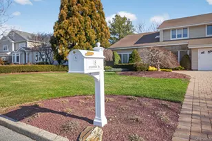 18 Chardonnay Rd, Commack, NY 11725 - Photo 3