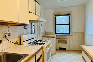 57-41 246th Crescent, Douglaston, NY 11362 - Photo 9