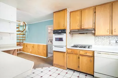 7918 149th Avenue, Howard Beach, NY 11414 - Photo 17