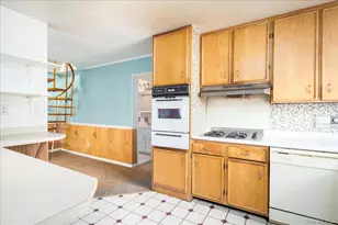 79-18 149th Ave, Howard Beach, NY 11414 - Photo 17