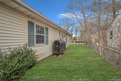 38 Manor Drive, Shirley, NY 11967 - Photo 23