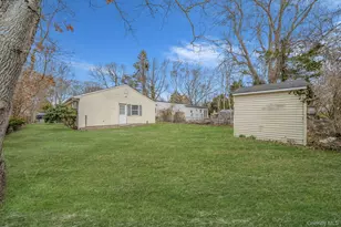 38 Manor Dr, Shirley, NY 11967 - Photo 27