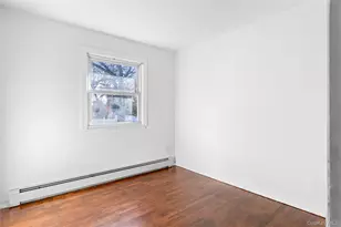 345 41 St St, Copiague, NY 11726 - Photo 9