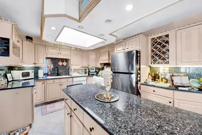 3252 Waterbury Avenue, Bronx, NY 10465 - Photo 7