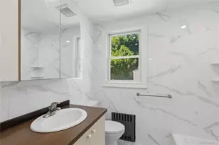 1 Alvin St, Glen Cove, NY 11542 - Photo 9