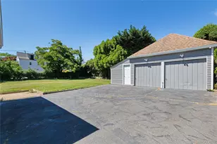 1 Alvin St, Glen Cove, NY 11542 - Photo 11