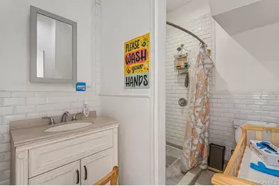 294 Autumn Avenue, Brooklyn, NY 11208 - Photo 17