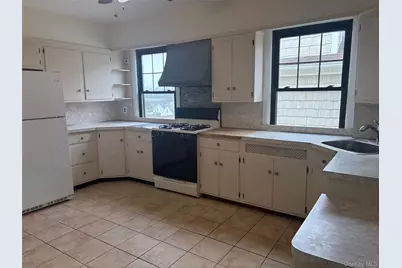 39 Neptune Avenue, New Rochelle, NY 10805 - Photo 15