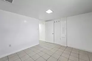 43 McAlester Ave, Hicksville, NY 11801 - Photo 15