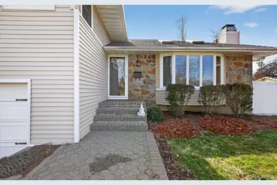 6 Wren Drive, Woodbury, NY 11797 - Photo 5