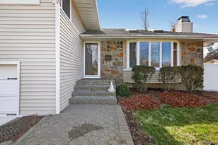 6 Wren Dr, Woodbury, NY 11797 - Photo 5