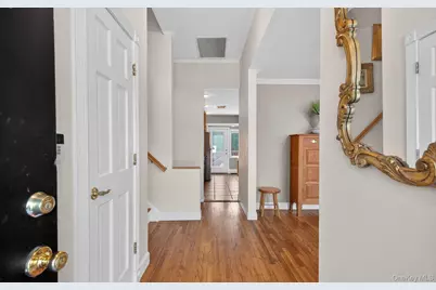 6 Wren Drive, Woodbury, NY 11797 - Photo 7