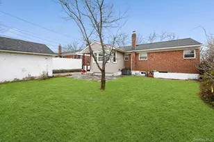 2225 Leighton Rd, Elmont, NY 11003 - Photo 23