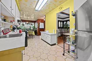 2225 Leighton Rd, Elmont, NY 11003 - Photo 11