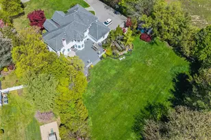 4 Astor Ct, Dix Hills, NY 11746 - Photo 5