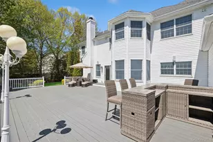 4 Astor Ct, Dix Hills, NY 11746 - Photo 37
