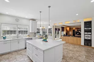 4 Astor Ct, Dix Hills, NY 11746 - Photo 17