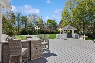 4 Astor Ct, Dix Hills, NY 11746 - Photo 35