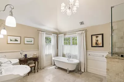 4 Astor Court, Dix Hills, NY 11746 - Photo 25