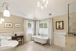 4 Astor Ct, Dix Hills, NY 11746 - Photo 25