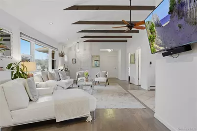 5 Argonne Road W, Hampton Bays, NY 11946 - Photo 5