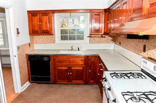 138 Chestnut St, Lynbrook, NY 11563 - Photo 13