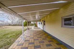 855 Pease Ln, West Islip, NY 11795 - Photo 27