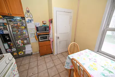 7025 71st Place, Glendale, NY 11385 - Photo 23