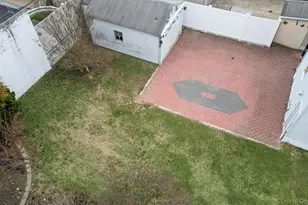 70-25 71st Pl, Glendale, NY 11385 - Photo 7