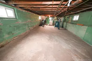 70-25 71st Pl, Glendale, NY 11385 - Photo 37