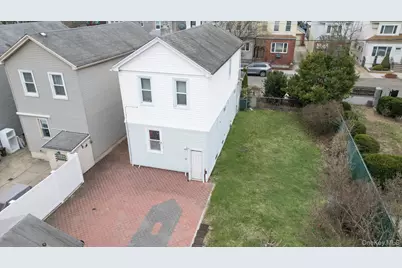 7025 71st Place, Glendale, NY 11385 - Photo 5