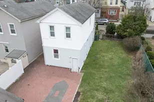 70-25 71st Pl, Glendale, NY 11385 - Photo 5