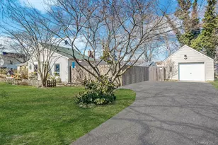 43 Wiggins Ave, Patchogue, NY 11772 - Photo 3