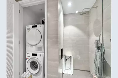 13327 39th Avenue #5Q, Flushing, NY 11354 - Photo 9