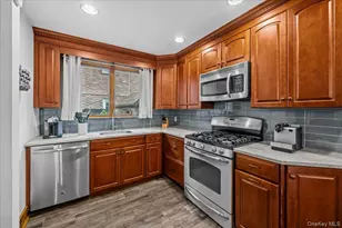 3318 Polo Pl, Bronx, NY 10465 - Photo 13