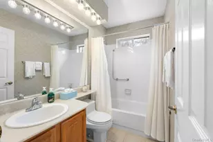 16 Huntington Ct, Ridge, NY 11961 - Photo 15