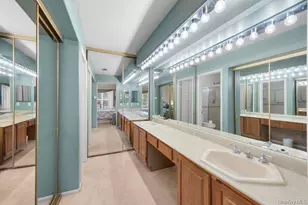 16 Huntington Ct, Ridge, NY 11961 - Photo 29