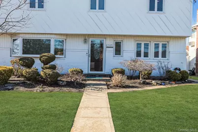 2505 Walters Court, Bellmore, NY 11710 - Photo 3