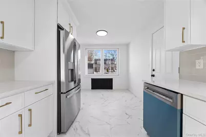 119 E Pennywood Avenue, Roosevelt, NY 11575 - Photo 5