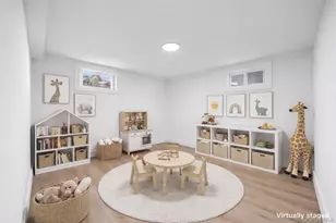 119 E Pennywood Ave, Roosevelt, NY 11575 - Photo 25